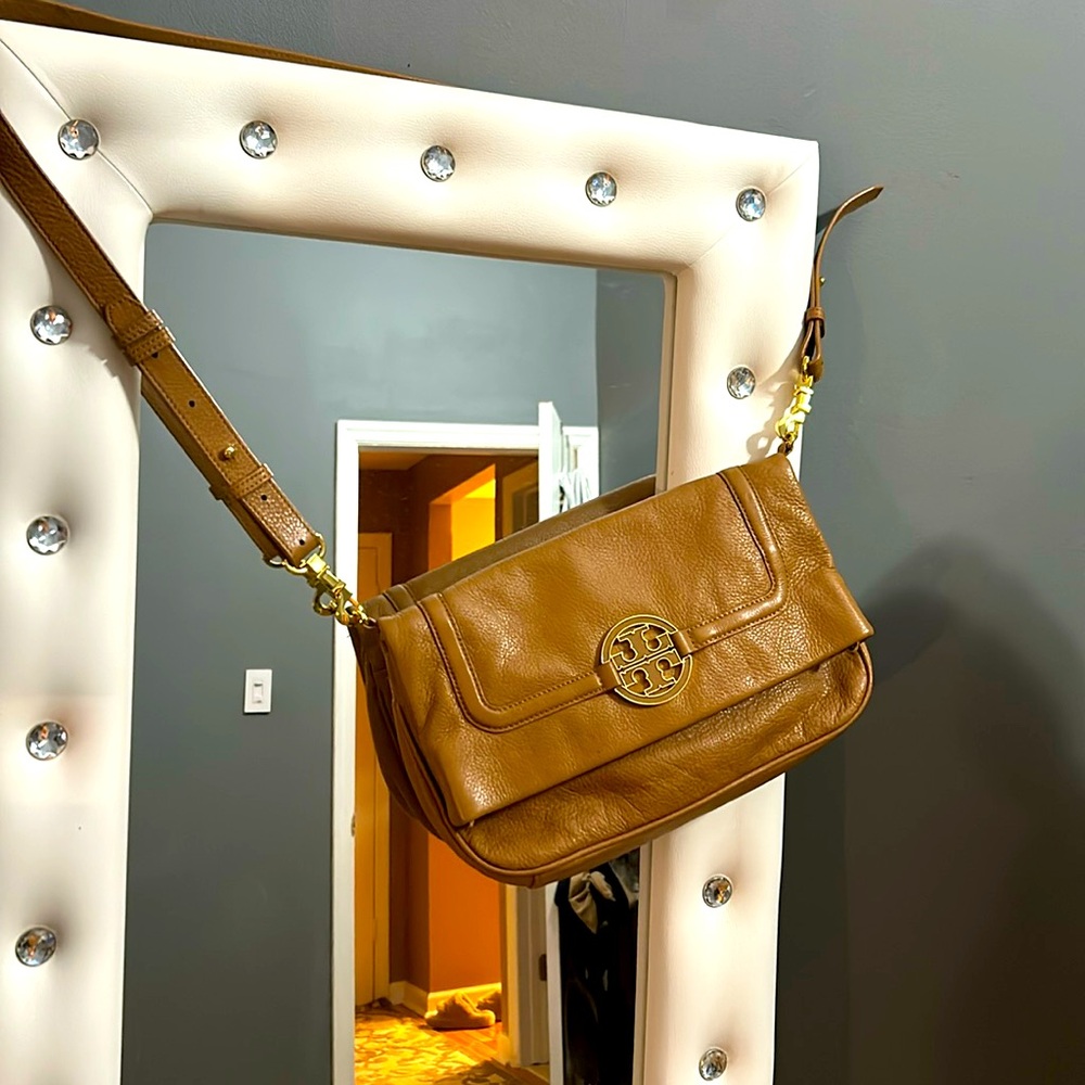 Tory Burch classic leather crossover bag with removal straps